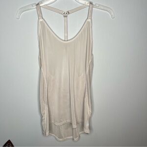 25⭐️Lululemon Light Y Back Top